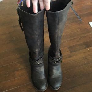 Gorgeous brown boots